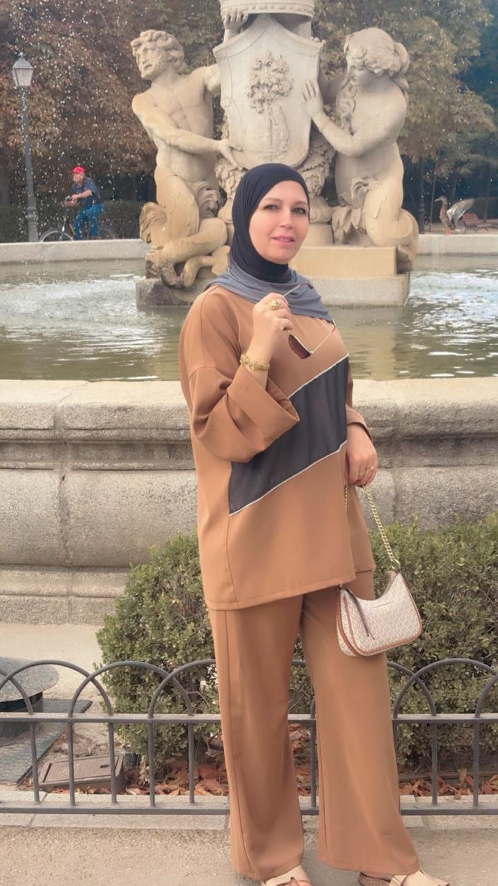 أنصوبل شتوي نسائي أنيق بخط مائل عصري